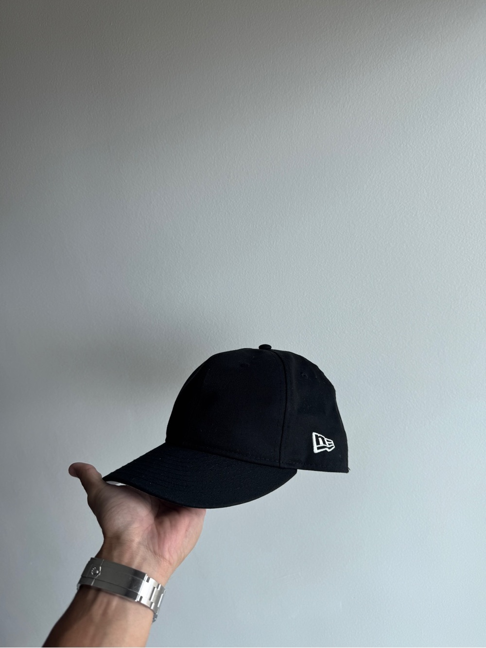 New Era Black Men’s Curved Brim Baseball Hat